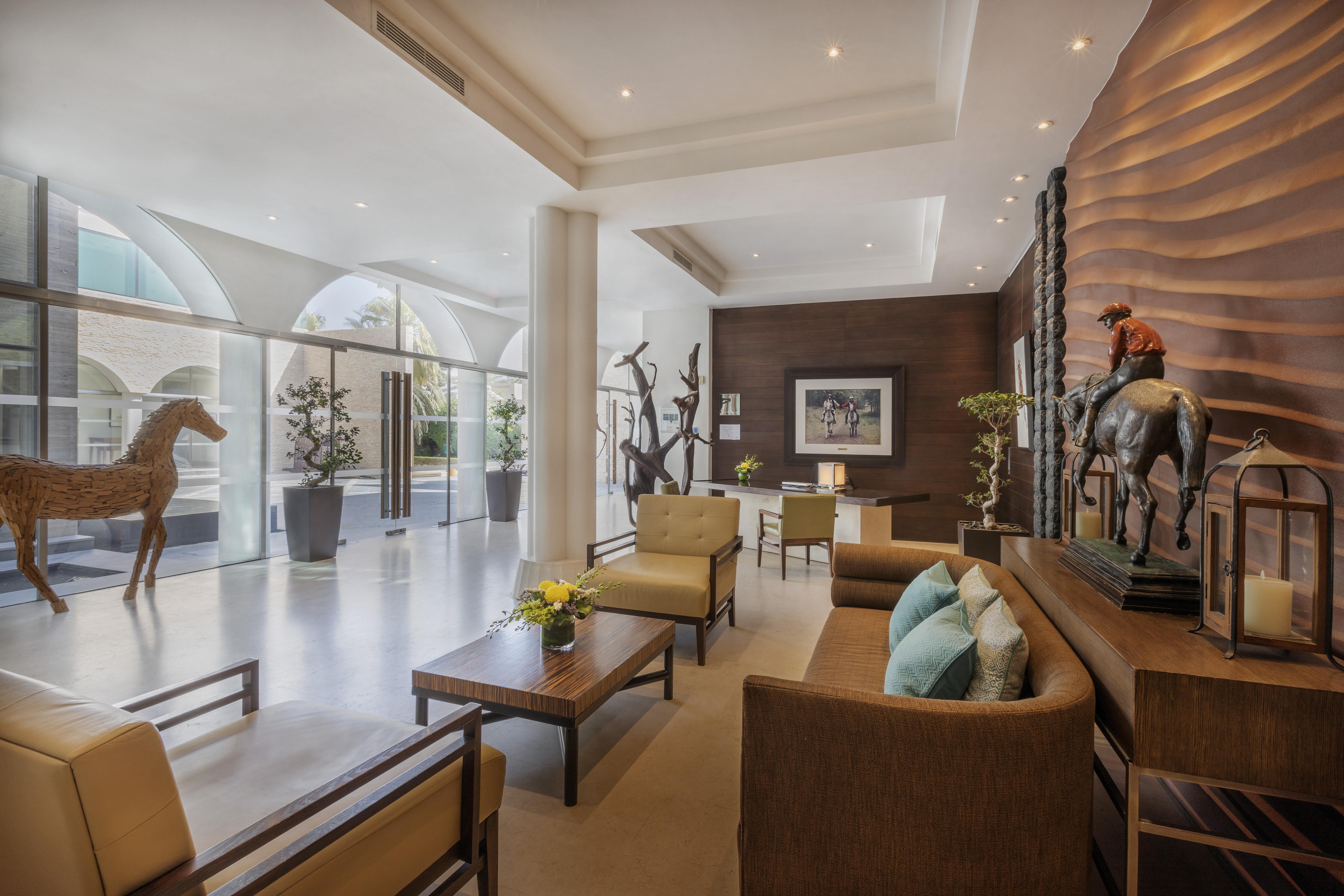 דובאי Melia Desert Palm Member Of Melia Collection מראה חיצוני תמונה The lobby of the hotel